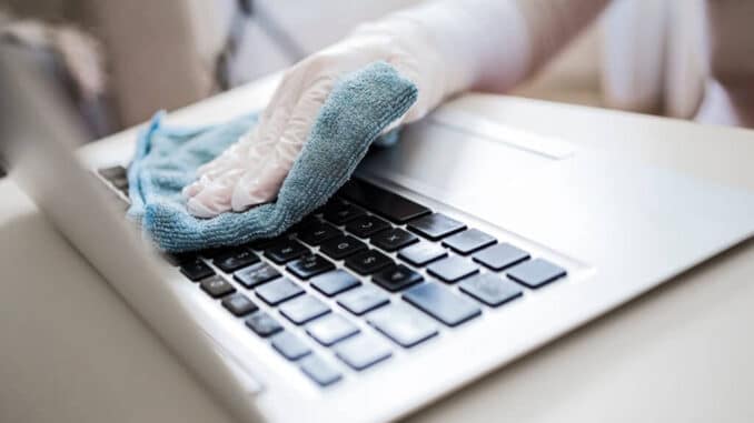 How to clean up laptop