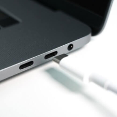 Laptop thunderbolt port